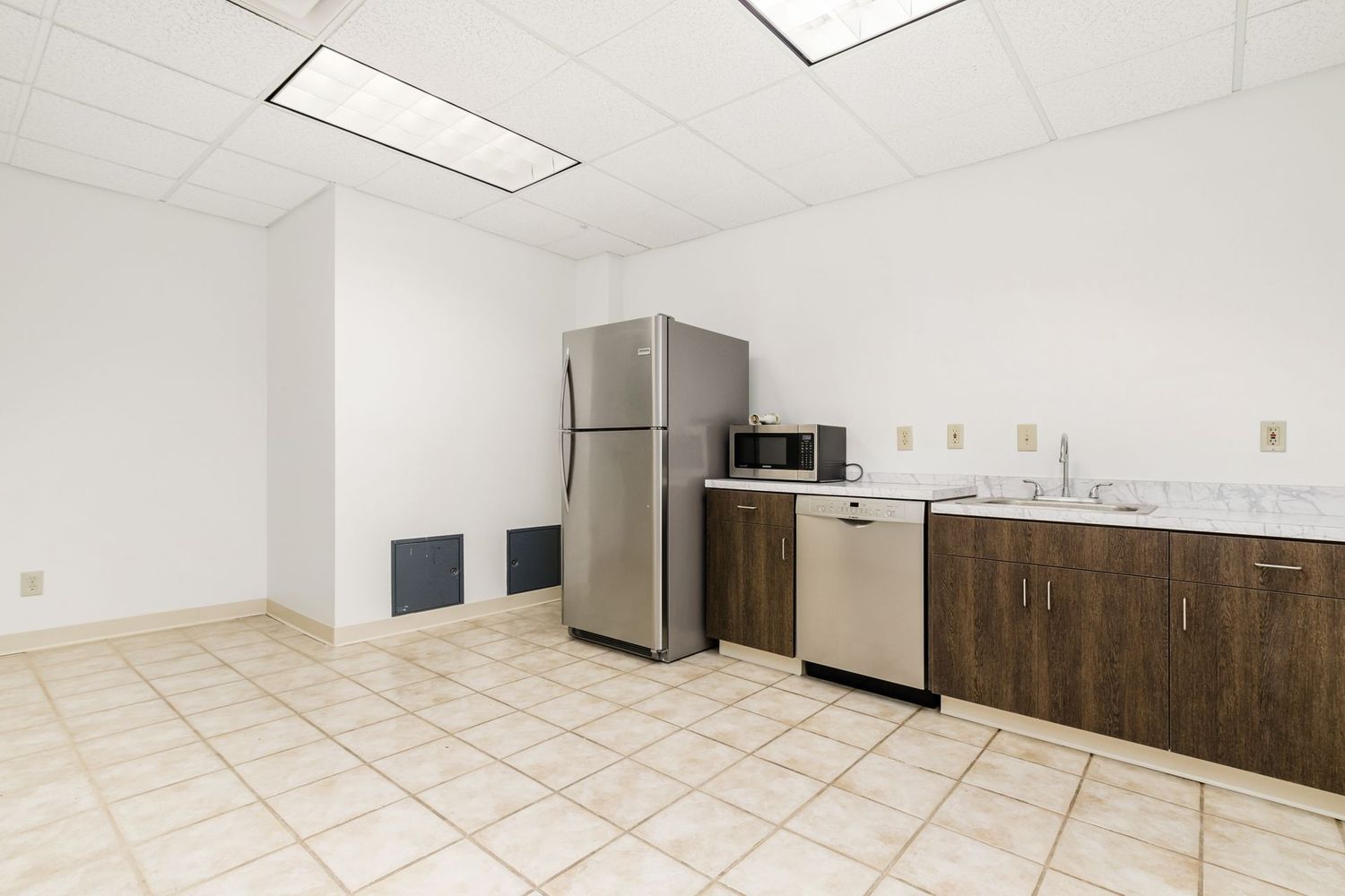 Individual offices or suites for lease: 4100 Horizons Dr, Columbus, OH 43220